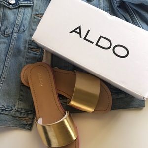 NWT Summer Aldo Flats